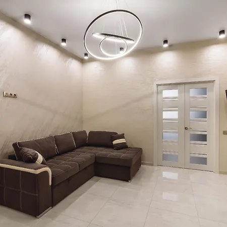 к морю 5 мин! французский бульвар 26 спальных мест 6 ! Apartment *