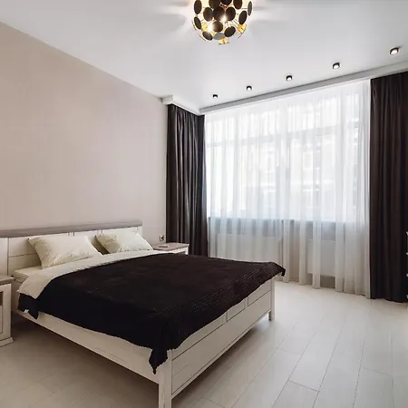к морю 5 мин! французский бульвар 26 спальных мест 6 ! Apartment *